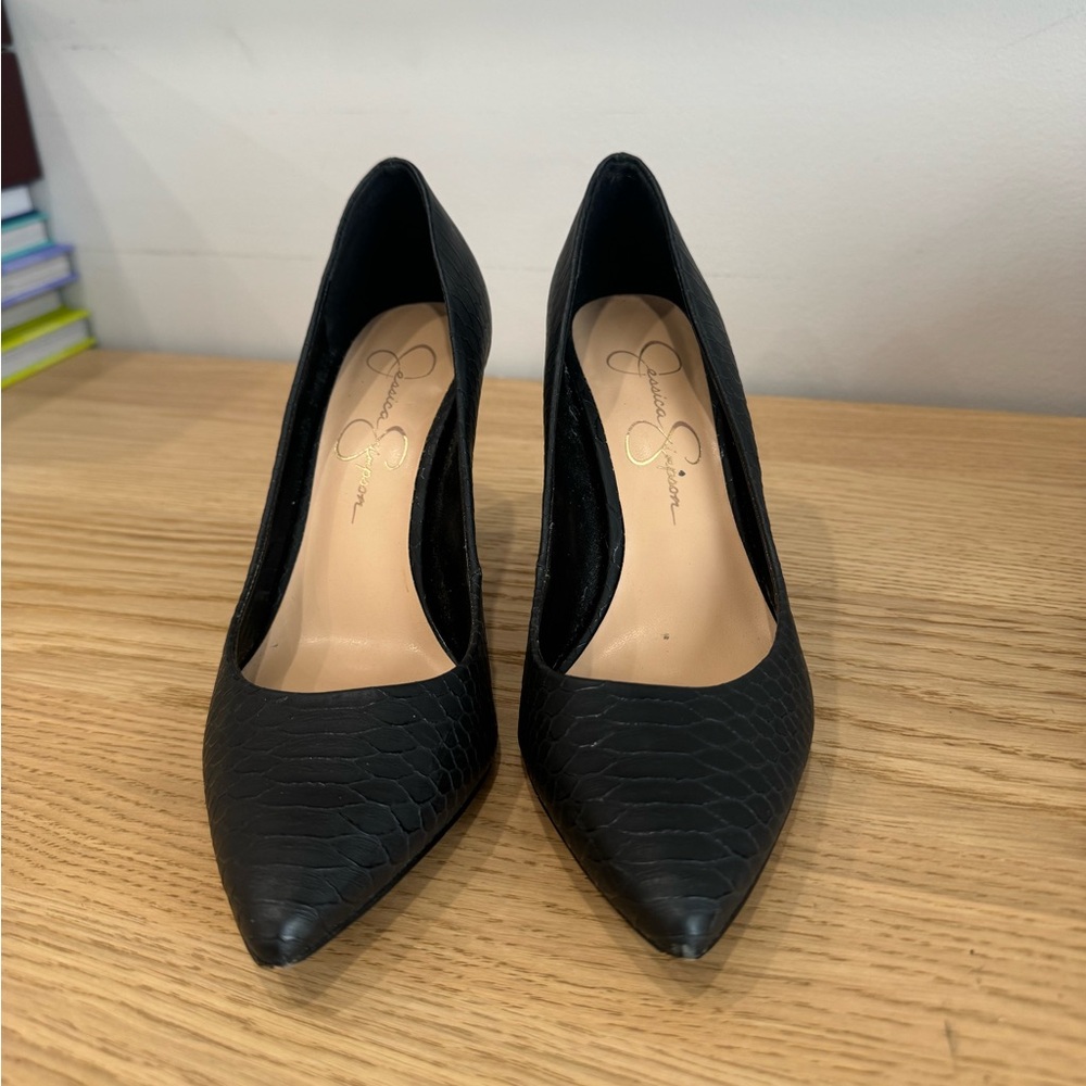 Jessica Simpson Croc pump - Picture 2 of 2